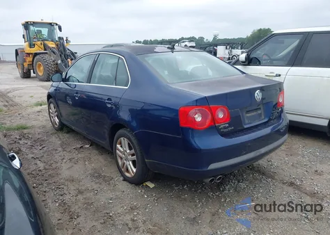 2007 Volkswagen Jetta 2.5 from USA, damaged, VIN 3VWSF71K87M045675